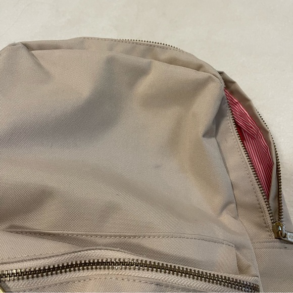 Beige Tan Herschel Classic Backpack - Picture 5 of 6